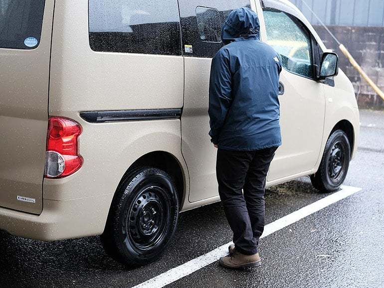 雨の車中泊であると便利なもの、車内でのおすすめの過ごし方