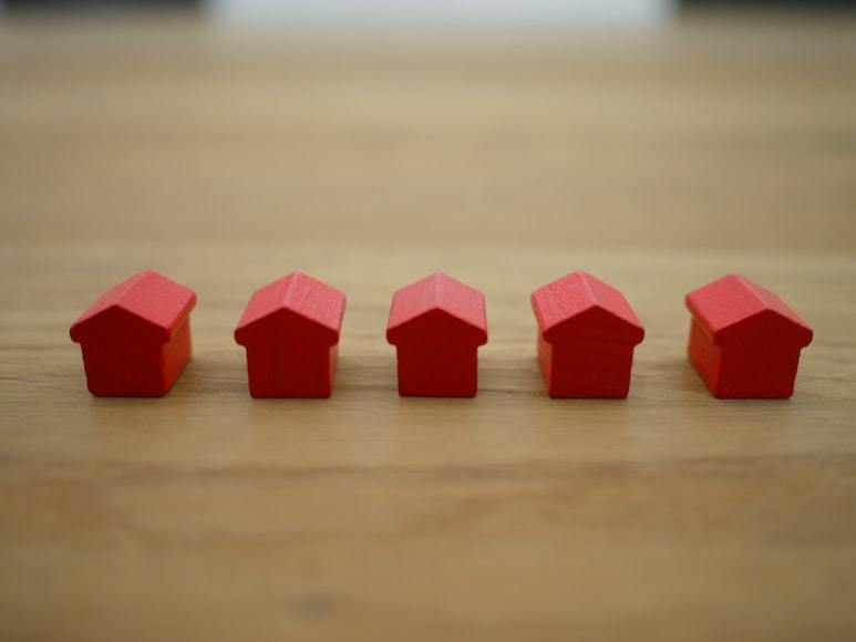 年収に対して住宅ローンの目安はいくら？住宅購入にかかるお金の内訳を解説