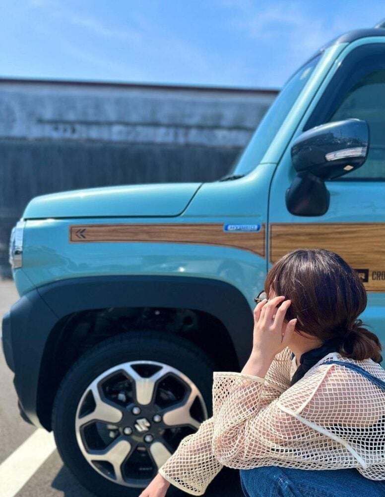 木目調のデカールがレトロ感があって可愛い♡オフブルーハスラーと海に行きたい♪
