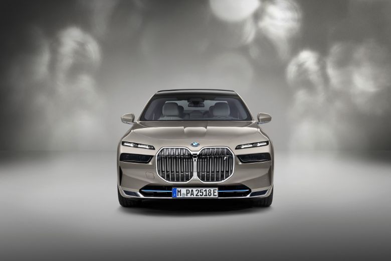新型BMW 7シリーズ誕生！ラグジュアリー・セダン初となる電気自動車BMW i7をラインアップ
