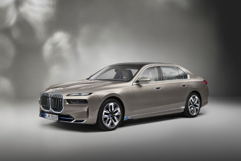 新型BMW 7シリーズ誕生！ラグジュアリー・セダン初となる電気自動車BMW i7をラインアップ