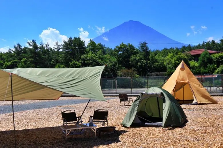 山梨県「富士緑の休暇村」内に全16区画のオートキャンプ場が新規オープン