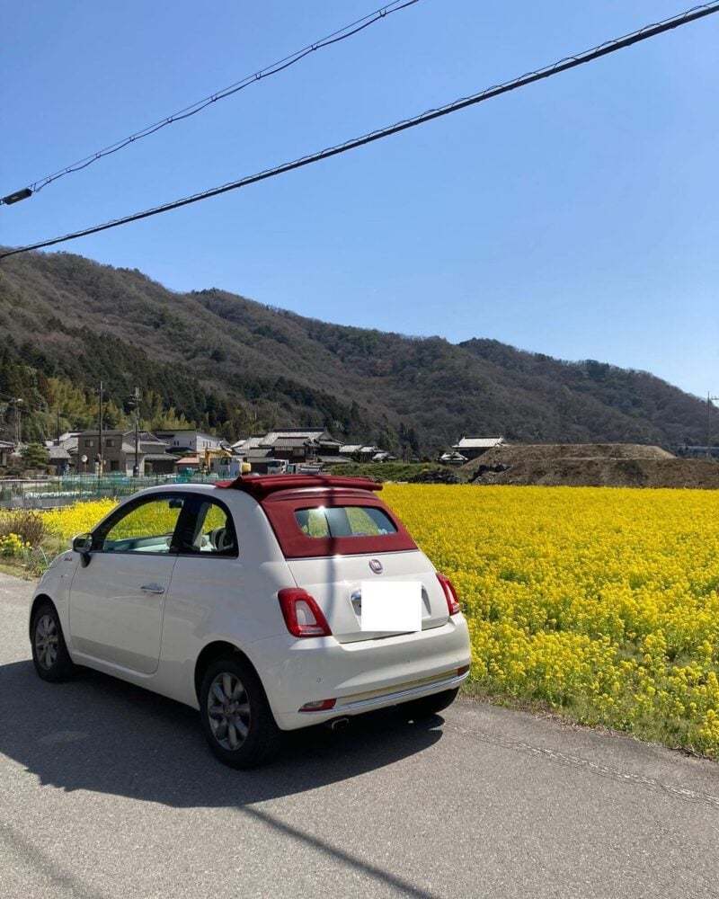 仕事でもプライベートでもいつも一緒なフィアット♡ひとりカフェや寺院仏閣めぐりを楽しむファッション好きなオトナ女子♪