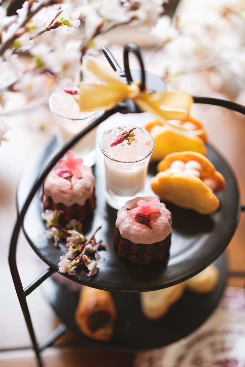 【SNSで話題の「雲ノ茶カフェ」が、苺と桜をテーマにした新作スイーツを販売開始】桜の季節を迎え、多くの観光客が訪れる京都で店舗ごとに春色スイーツが期間限定で登場