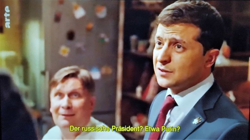 プーチン氏の落日告げる「国民の僕」