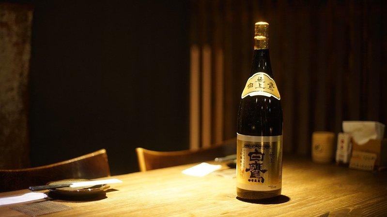 居酒屋で出てくる「お通し」と「突き出し」その違いはいったい何？
