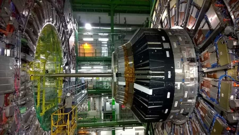 CERNの大型粒子加速器が大幅改修され再始動！　陰謀論者「7月5日に私たちは並行世界に飛ばされた！」