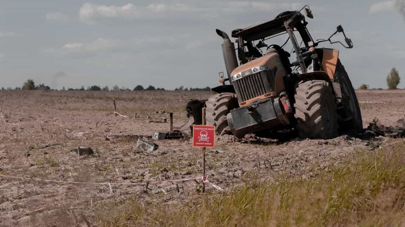 「食糧」を武器に利用するロシアのテロ：ウクライナの農地に地雷や不発弾