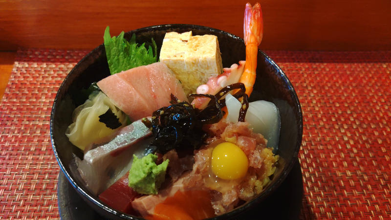 老舗のお寿司屋さんなのにカジュアルに利用できる！『鮨千』