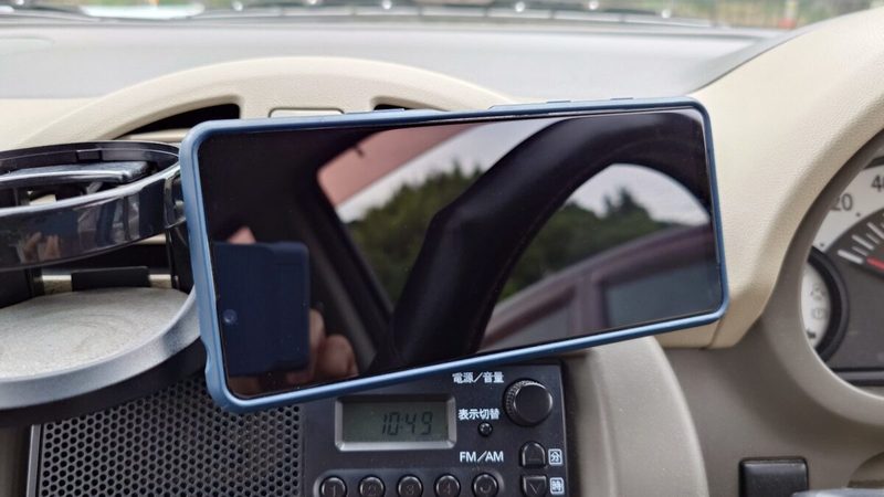 約1秒でスマホを固定 このUGREENのMagSafe対応車載ホルダー、かなり使える