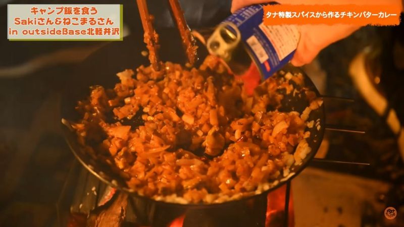 【キャンプ料理】大反響だったタナ特製チキンバターカレー！簡単すぎる桃のおつまみも！？