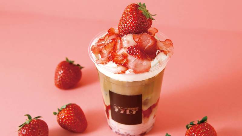 苺すぎて、春すぎる。季節限定の甘酸っぱスイーツ＆ドリンク☆神戸旧居留地「ニューラフレア」で2月24日から。