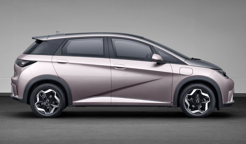 BYD コンパクトハッチバックのEV「ドルフィン」の発売開始。補助金で200万円台の破壊力