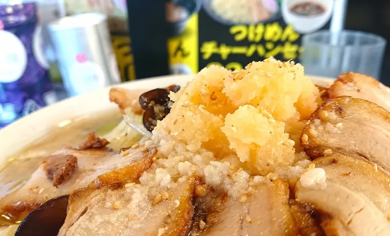 幸楽苑の「メガたんめん」を爆食　なんとチャーシュー10枚に野菜450g！