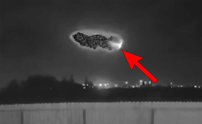 禍々しい姿のUFOが夜空をジグザク飛行！ ヤバすぎる映像が撮影される！＝米