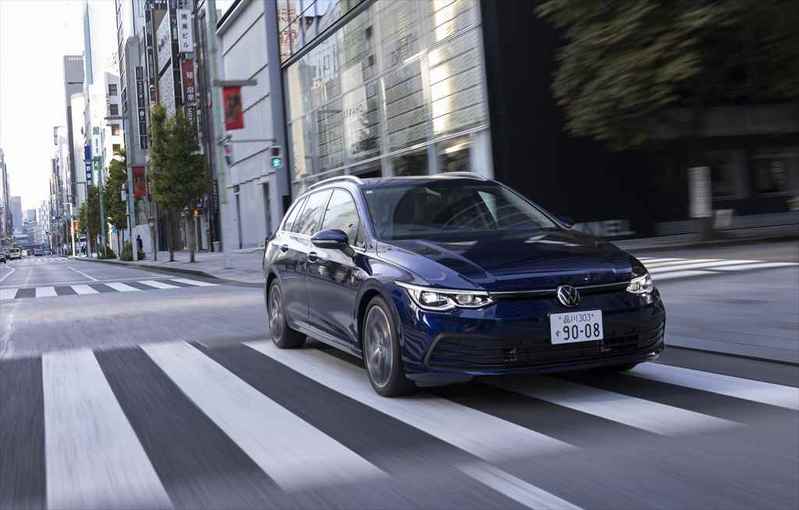 最新のゴルフを走らせて、あらためて唯一無二の価値を考えてみる 「フォルクスワーゲン・ゴルフ・ヴァリアントTDIプラチナムエディション」
