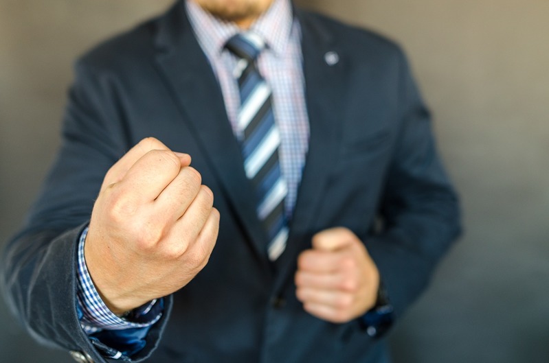 「幅を利かせる」とはどんな意味?その成り立ちや類義語は?