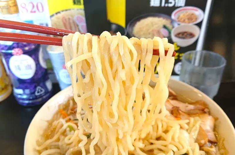 幸楽苑の「メガたんめん」を爆食　なんとチャーシュー10枚に野菜450g！