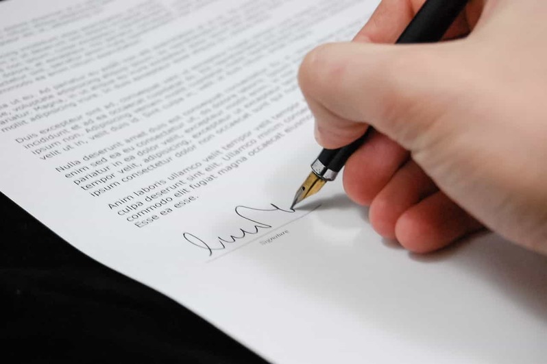 即日退職は違法なの?すぐに辞められる条件や注意点・退職までの流れを解説!