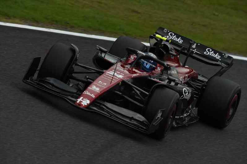 日本のファンはとても情熱的だし、いつも敬意を払ってくれるから大好きだ！ アルファロメオF1ドライバー「V.ボッタス」「周 冠宇」インタビュー【F1日本GP】