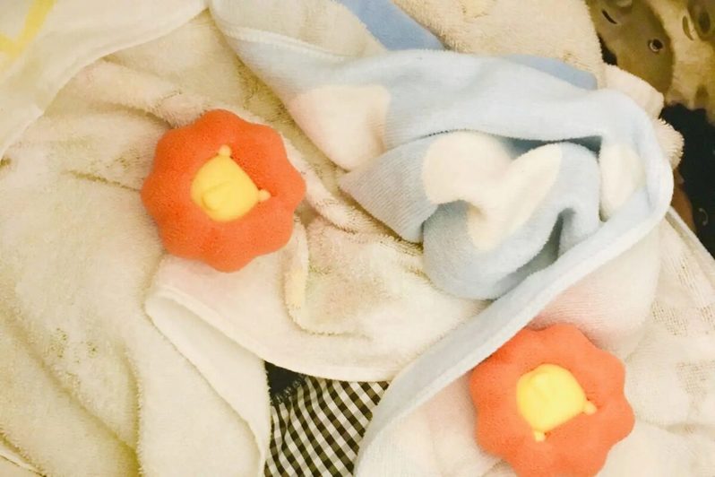 ダイソーのコレを洗濯機に入れたら… “あまりに酷い現状”を知り反省した