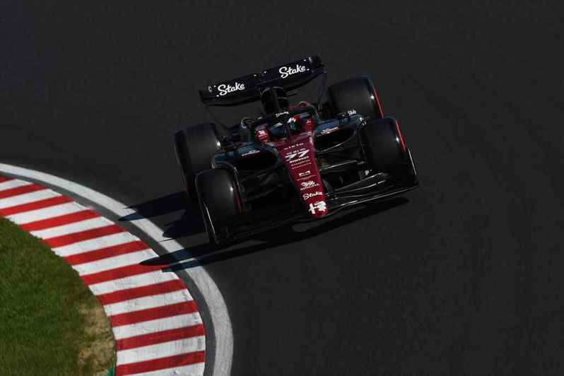 日本のファンはとても情熱的だし、いつも敬意を払ってくれるから大好きだ！ アルファロメオF1ドライバー「V.ボッタス」「周 冠宇」インタビュー【F1日本GP】
