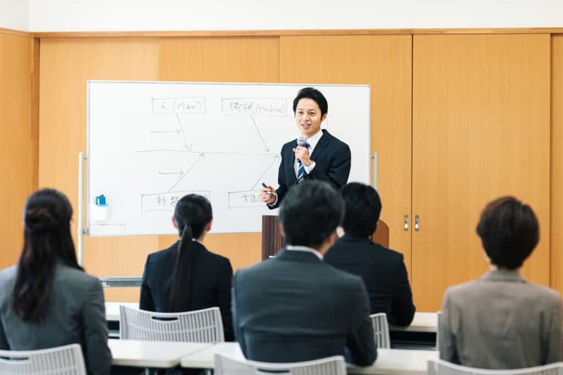 高卒で理想の転職を実現する方法は?業界選びと転職のコツを紹介