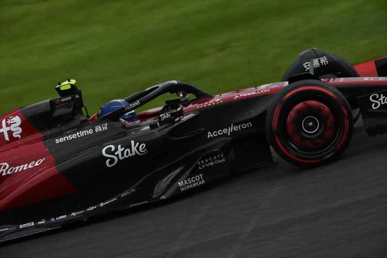 日本のファンはとても情熱的だし、いつも敬意を払ってくれるから大好きだ！ アルファロメオF1ドライバー「V.ボッタス」「周 冠宇」インタビュー【F1日本GP】
