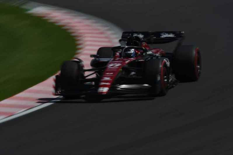日本のファンはとても情熱的だし、いつも敬意を払ってくれるから大好きだ！ アルファロメオF1ドライバー「V.ボッタス」「周 冠宇」インタビュー【F1日本GP】