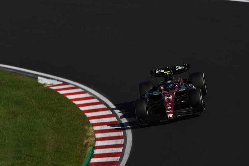 日本のファンはとても情熱的だし、いつも敬意を払ってくれるから大好きだ！ アルファロメオF1ドライバー「V.ボッタス」「周 冠宇」インタビュー【F1日本GP】