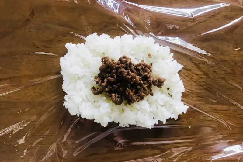 ギャル曽根が考案した「最高のおにぎりの具」 “調味料3つ”でこれは止まんない…