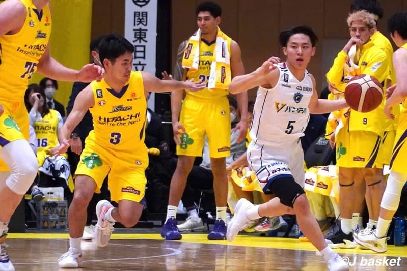 【Bリーグ】B1で福岡第一マッチアップに河村勇輝「下位チームだからもっとハッスルを」小川麻斗「日本で結果出して海外へ」