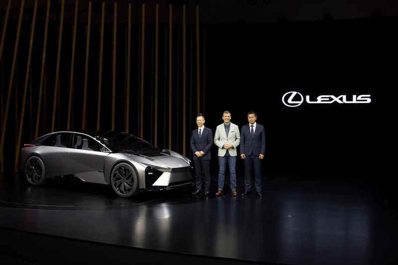 これがレクサスの次世代BEVだ!コンセプトモデル「LF-ZC」「LF-ZL」を発表!!【ジャパンモビリティショー2023】