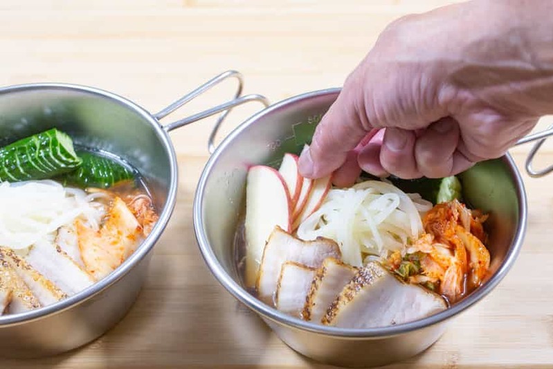 食欲の下がる暑い夏でも爆上がり！【無印良品】の冷麺は簡単だからキャンプ飯に最高！