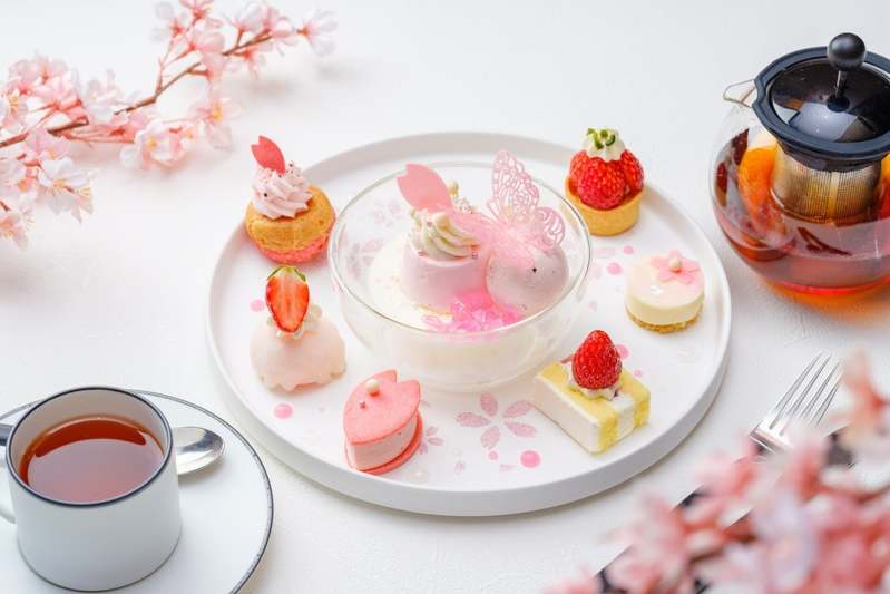 春の訪れを感じさせる桜と苺をたっぷり堪能 可愛らしいパステルカラーのスイーツでお花見気分を楽しむ Sakura Strawberry Cake Setが期間限定で登場!