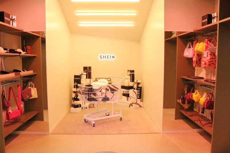 SHEIN TOKYO「売らない店」現地レポート!担当者が明かす、低価格3つの理由とは