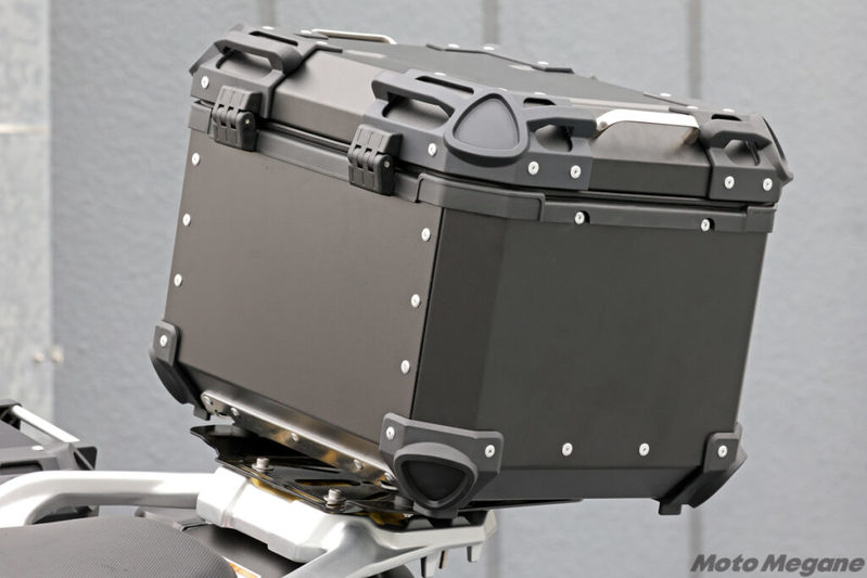 アルミ合金製バイク用パニアケースをリーズナブルに 機能性にも優れる【RIDEZ/HARD WORX】