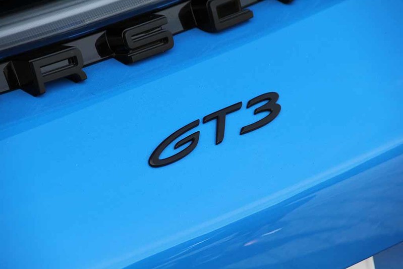 フラット6の超滑らかな吹け上がりとクイックなハンドリングに惚れ惚れ！ 「ポルシェ911GT3」【河口まなぶ動画試乗インプレッション】