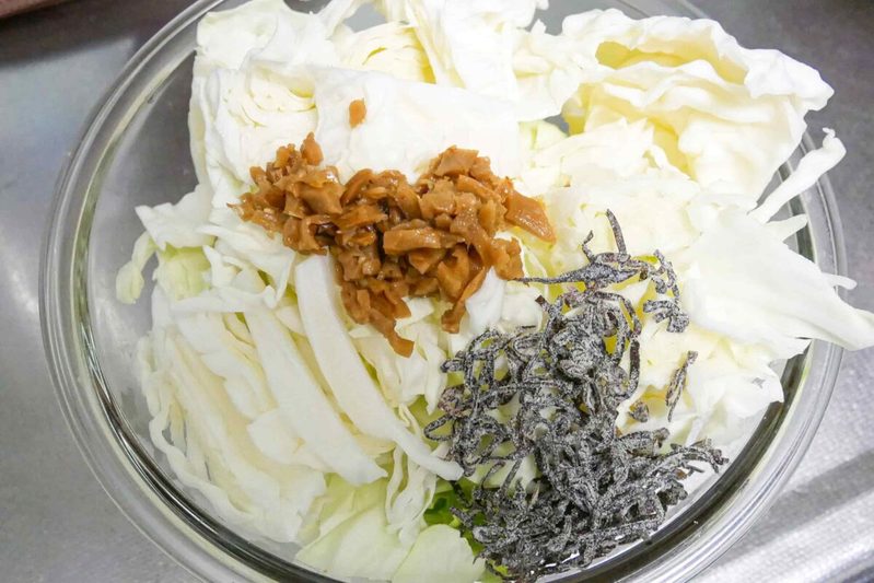 笠原将弘さんの最高においしい「キャベツの食べ方」 やみつきタレでご飯が止まらない