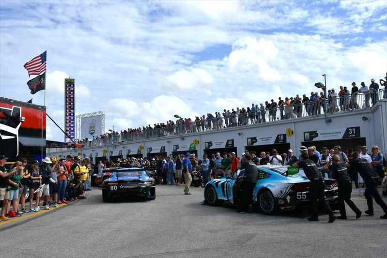 初のアメリカ、デイトナ24時間レース取材で大興奮！ でも運転マナーはフランス人と似てた!?【池ノ内ミドリのジャーマン日記】