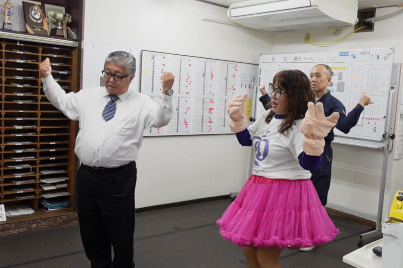 TikTokフォロワー20万人を目指す『三和交通』溝口さん”八王子の匠”