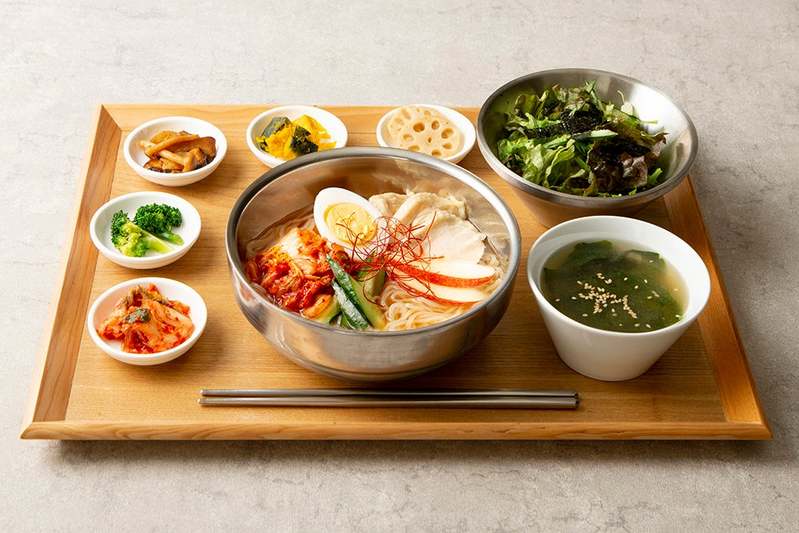 【新業態】ヘルシーさと満足感を兼ね備えた韓国料理専門店『韓食菜美 シクタン』がイオンモール各務原に3月16日(木)新規オープン！全メニューに5種類のキムチ&ナムルとチョレギサラダが付きます！