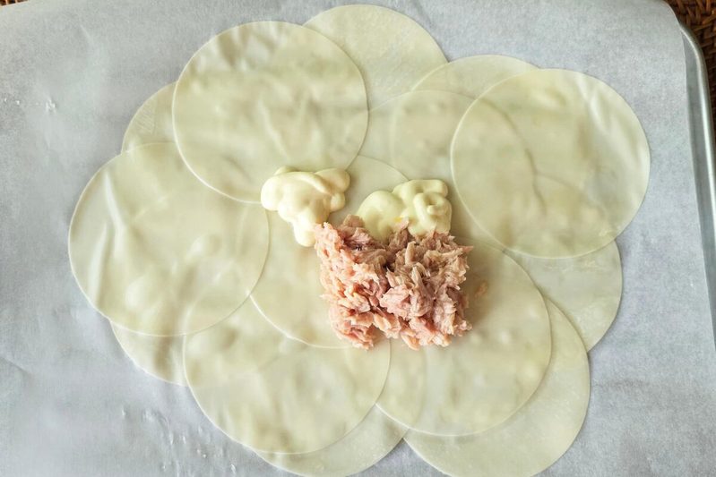 「餃子の皮で作るピザ」が想像以上に本格! 簡単すぎてリピ確定
