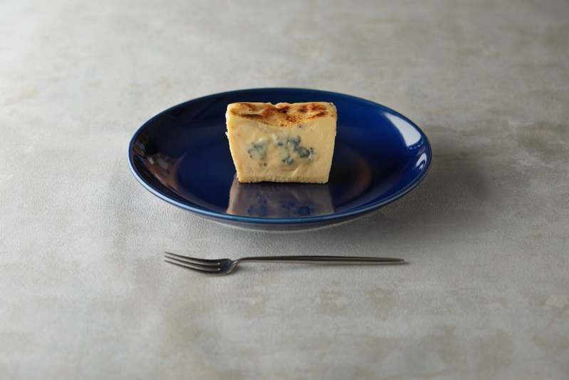 【大人のバレンタイン】生ブルーチーズケーキAo(青)より、”濃厚ゴルゴンゾーラのガトーショコラ”2月2日~関西エリアにて限定販売!