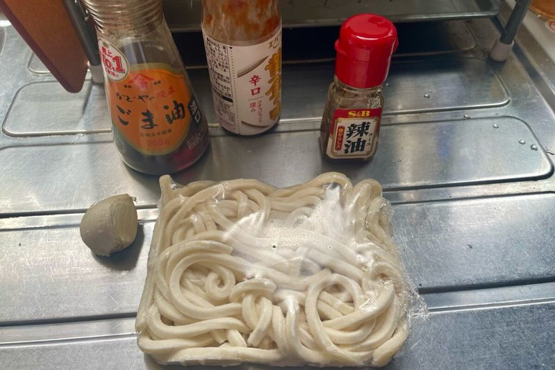 ハマごはんの「時短油うどん」は調味料4つなのに絶品　“ダブルガーリック”が食欲をそそる…　