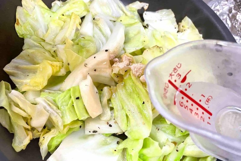 これ最強じゃない？　キャベツの炒め物に“アレ”入れたら、ウソみたいに美味くなった