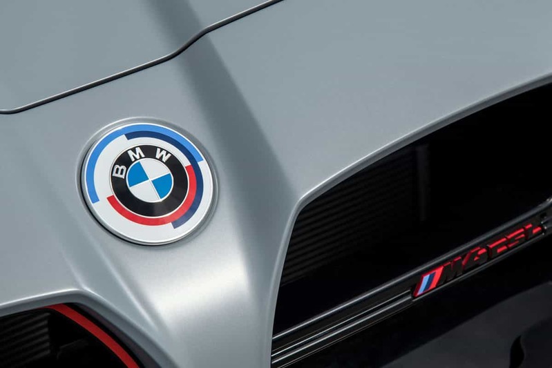 BMW「M4 CSL」超希少なMモデルのオーダー受付を9月26日まで実施【動画】