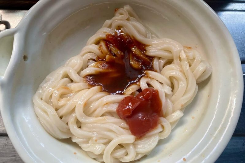 まるみキッチンの「ヤンニョム風うどん」が最高　家にある調味料だけで本格的な味に