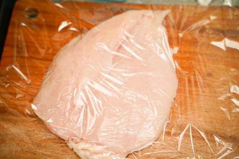 鶏胸肉を使った“丸ごと唐揚げ”が最高に美味　「絶対またリピする」と絶賛の声も