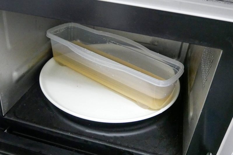 「電子レンジで茹でるパスタ」は本当に便利でおいしいのか　ダイソーの調理器を使ってみた